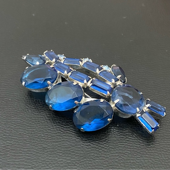 Vintage Unsigned Juliana? Cobalt Blue Silver-tone Brooch 20.5g - Picture 5 of 14
